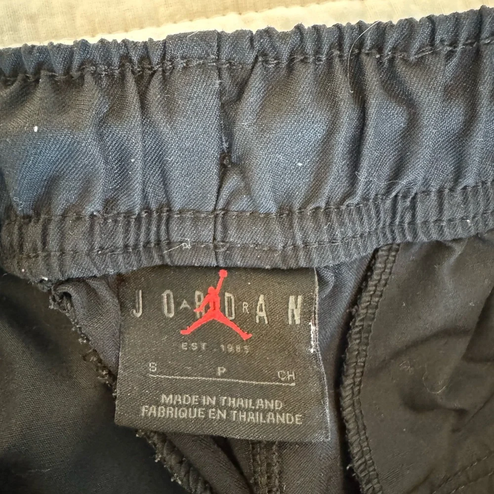 Jordan comfortable black
